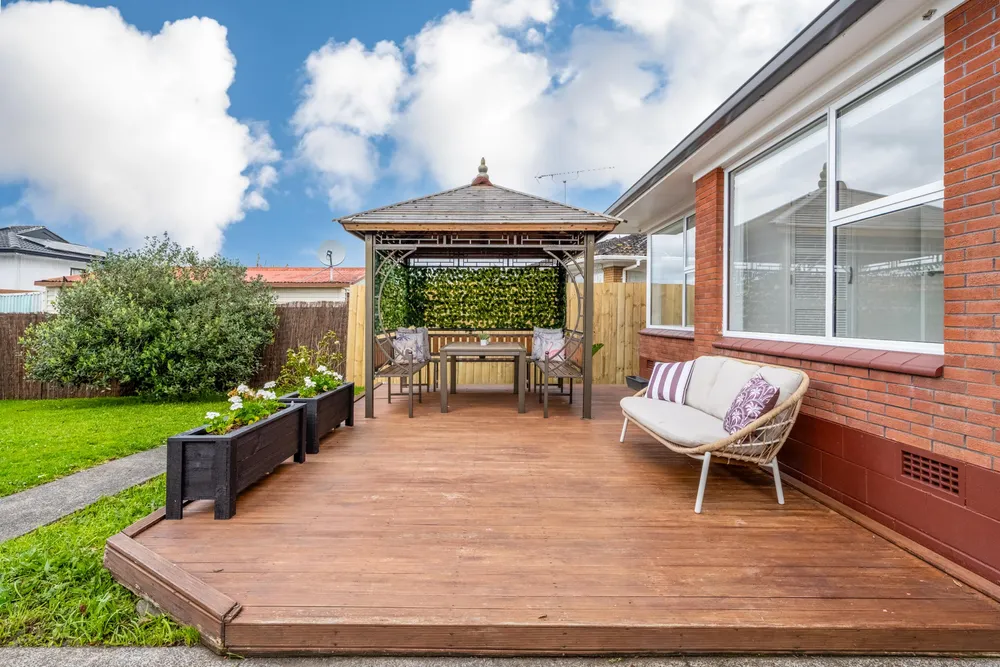 Photos of 24 Walworth Avenue