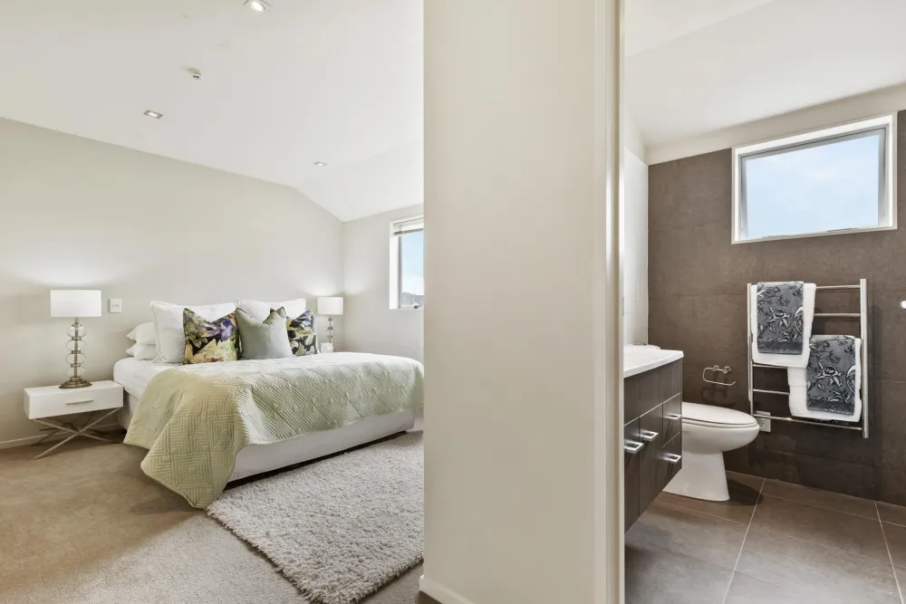 Photos of 8/11 Hatfield Place