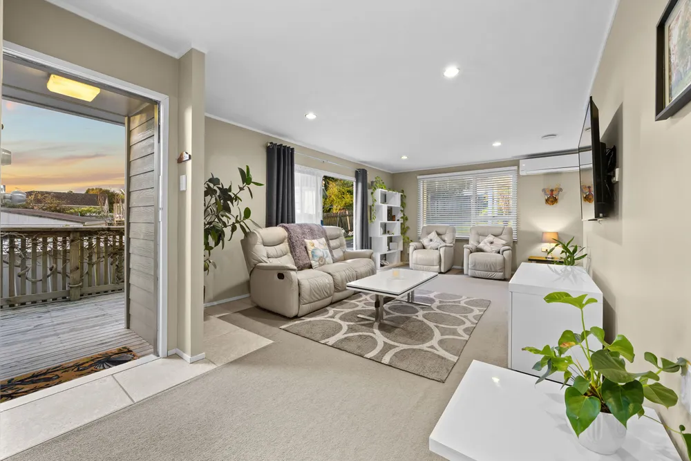 Photos of 19 Pahi Place