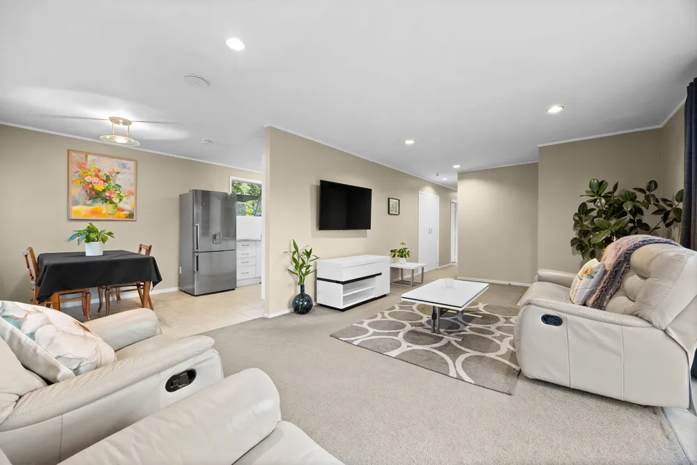 Photos of 19 Pahi Place
