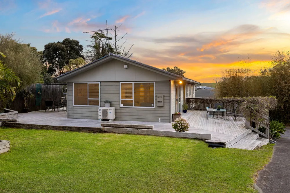 Photos of 19 Pahi Place