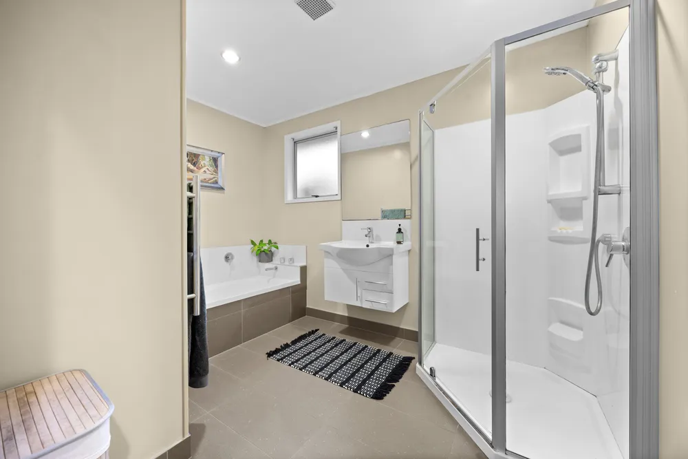 Photos of 19 Pahi Place