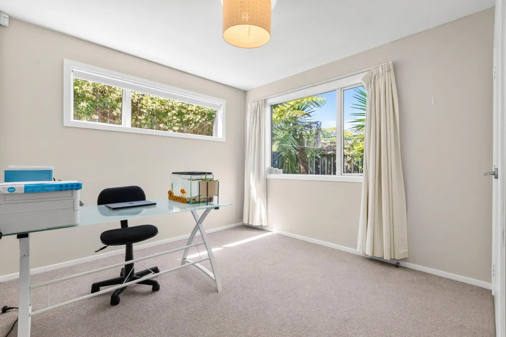 Photos of 180A Dinsdale Road
