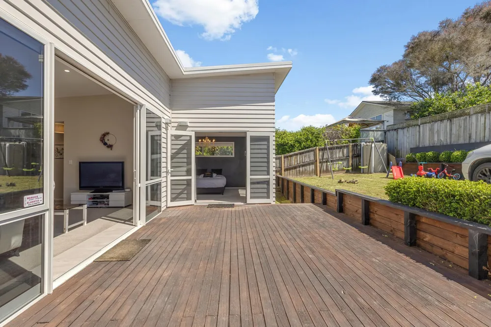 Photos of 180A Dinsdale Road