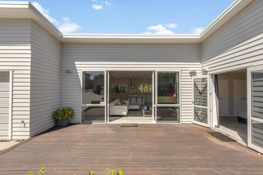Photos of 180A Dinsdale Road