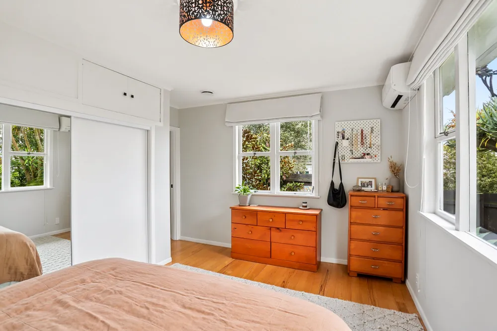 Photos of 48 Longburn Road