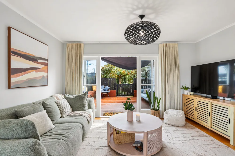 Photos of 48 Longburn Road