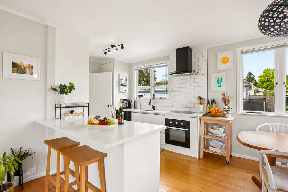 Photos of 48 Longburn Road