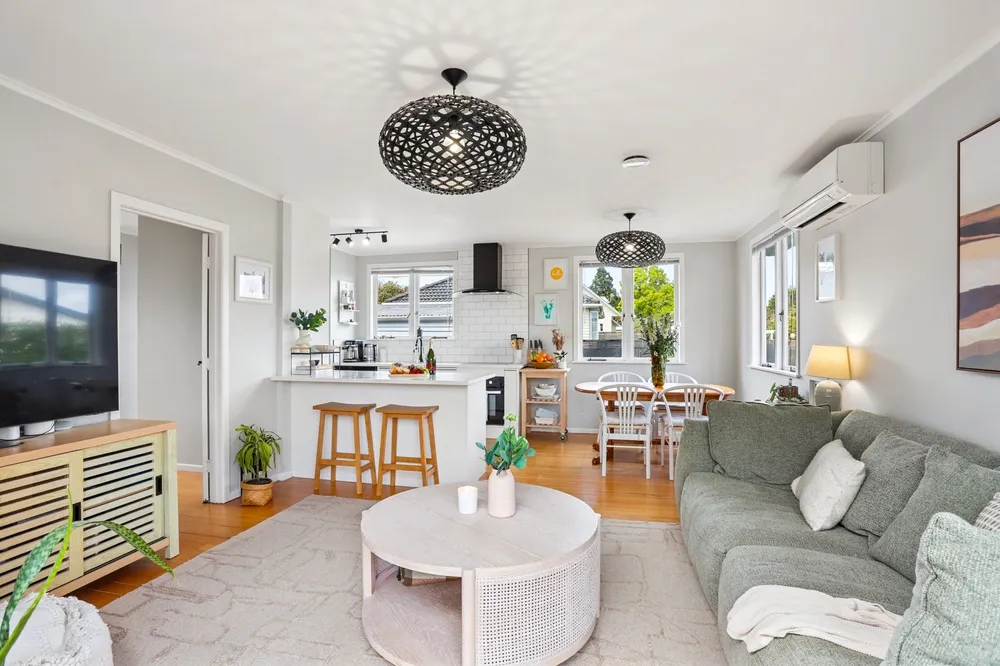 Photos of 48 Longburn Road
