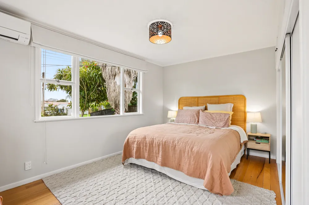 Photos of 48 Longburn Road