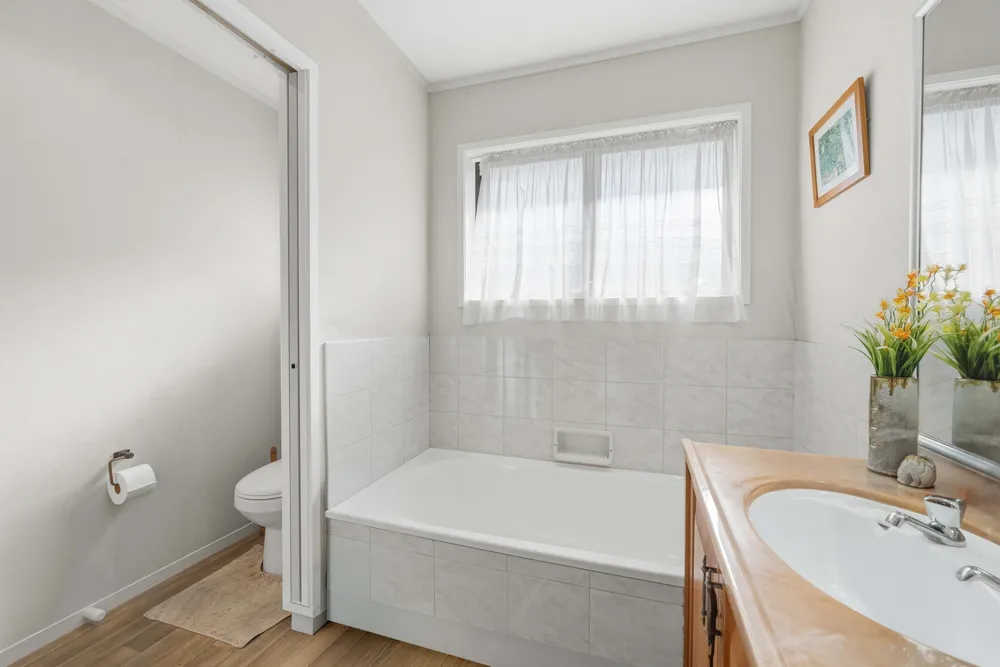 Photos of 28 Evanda Crescent