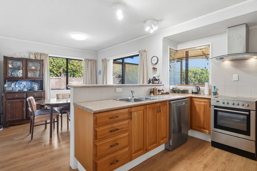 Photos of 28 Evanda Crescent