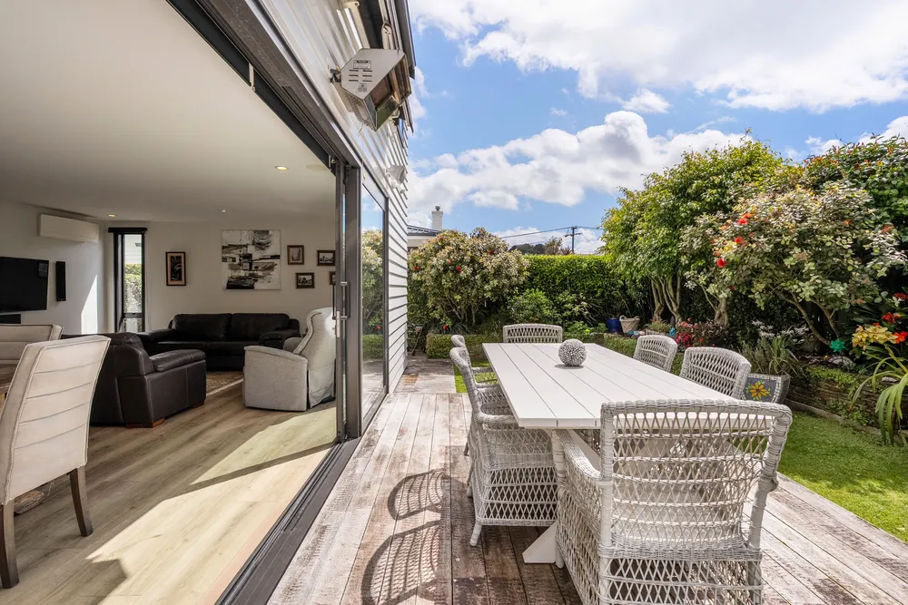 Photos of 20A Queensway