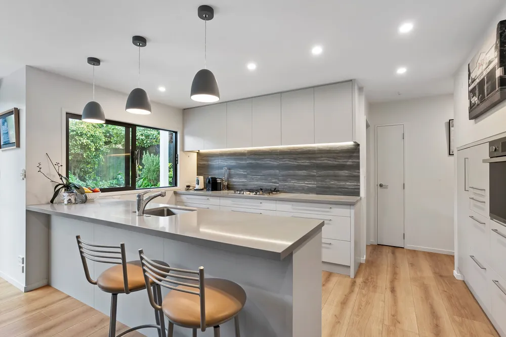 Photos of 20A Queensway