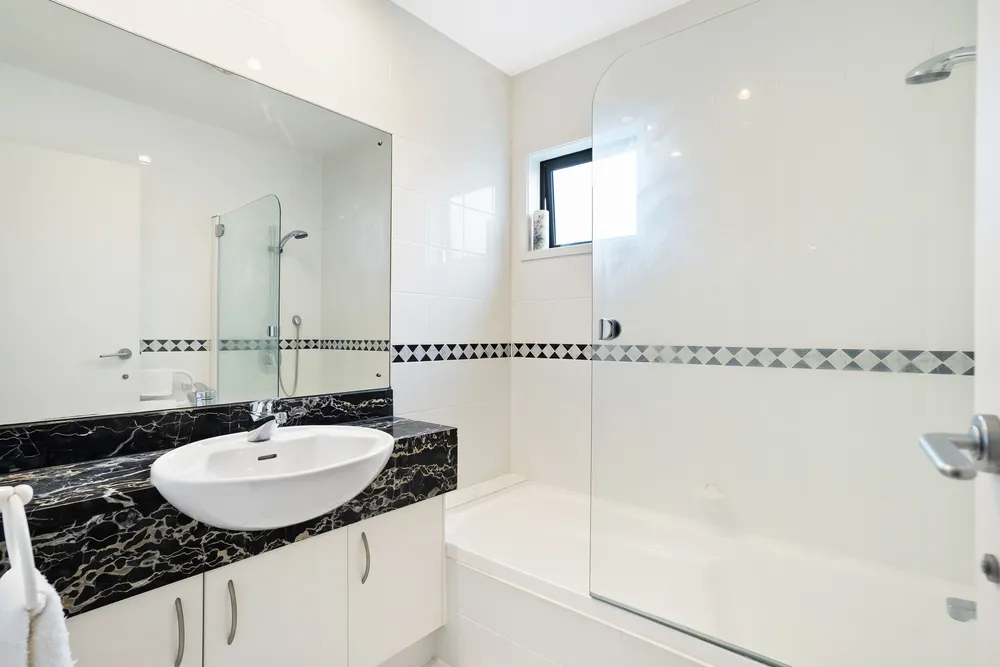 Photos of 20A Queensway