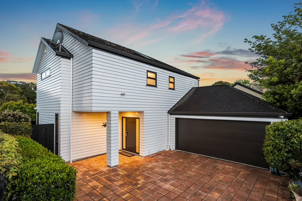 Photos of 20A Queensway