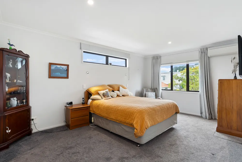 Photos of 20A Queensway