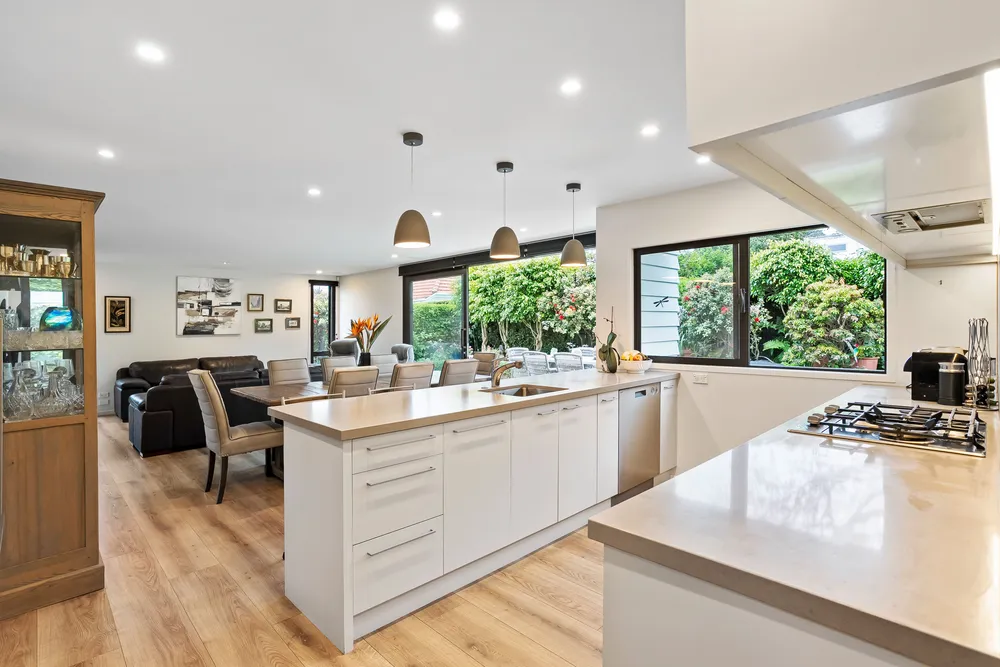 Photos of 20A Queensway