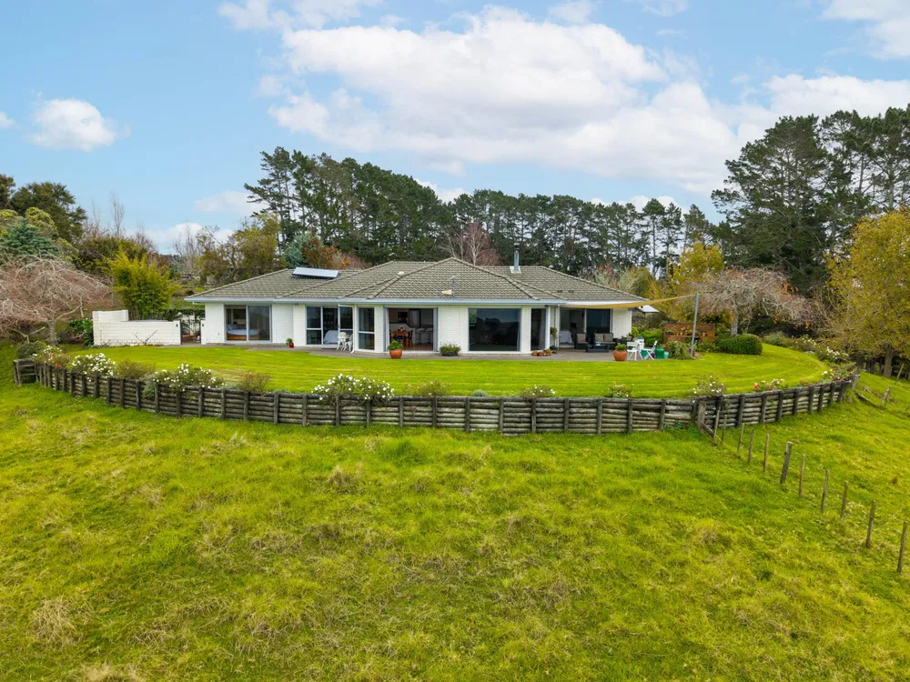 Photos of 517 Findlay Road