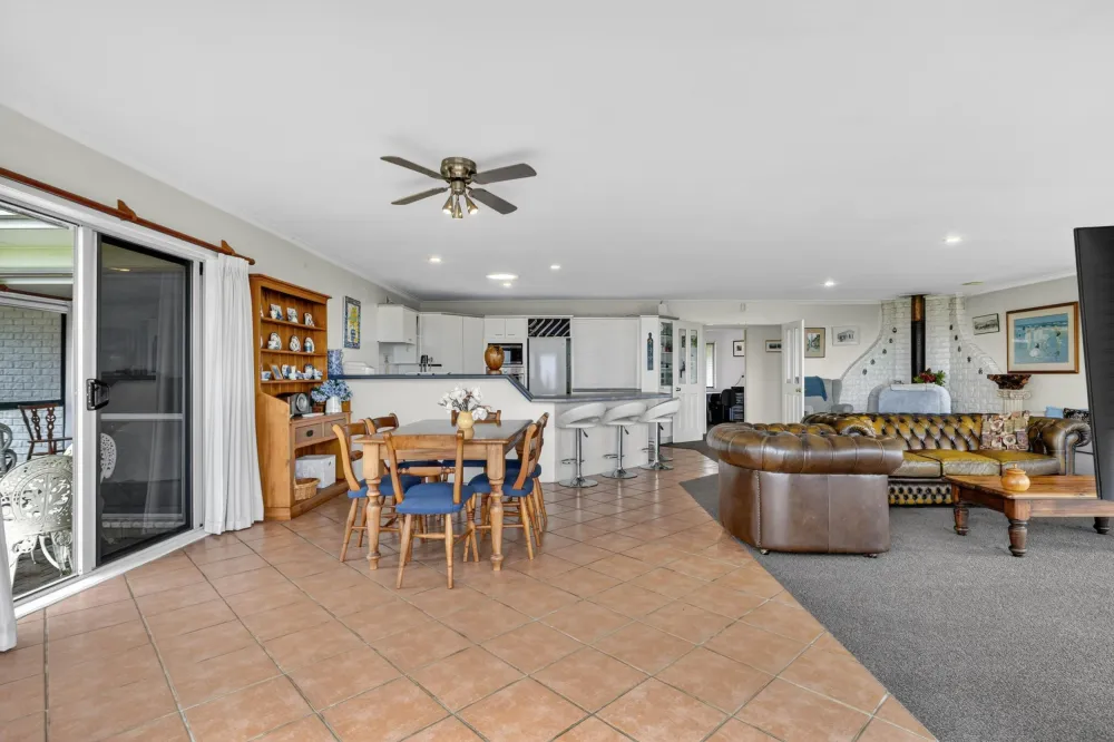 Photos of 517 Findlay Road