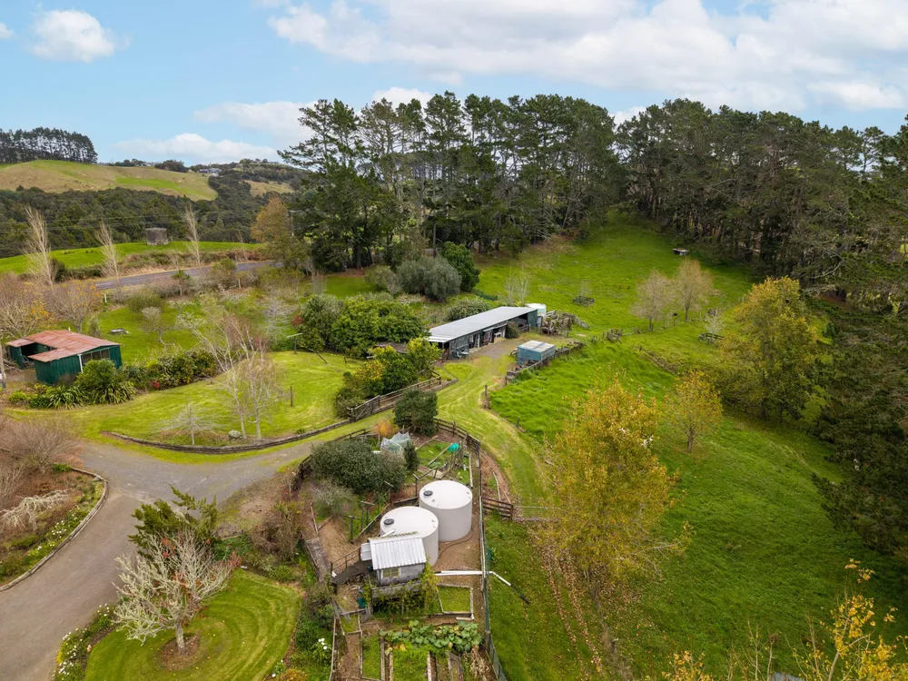 Photos of 517 Findlay Road