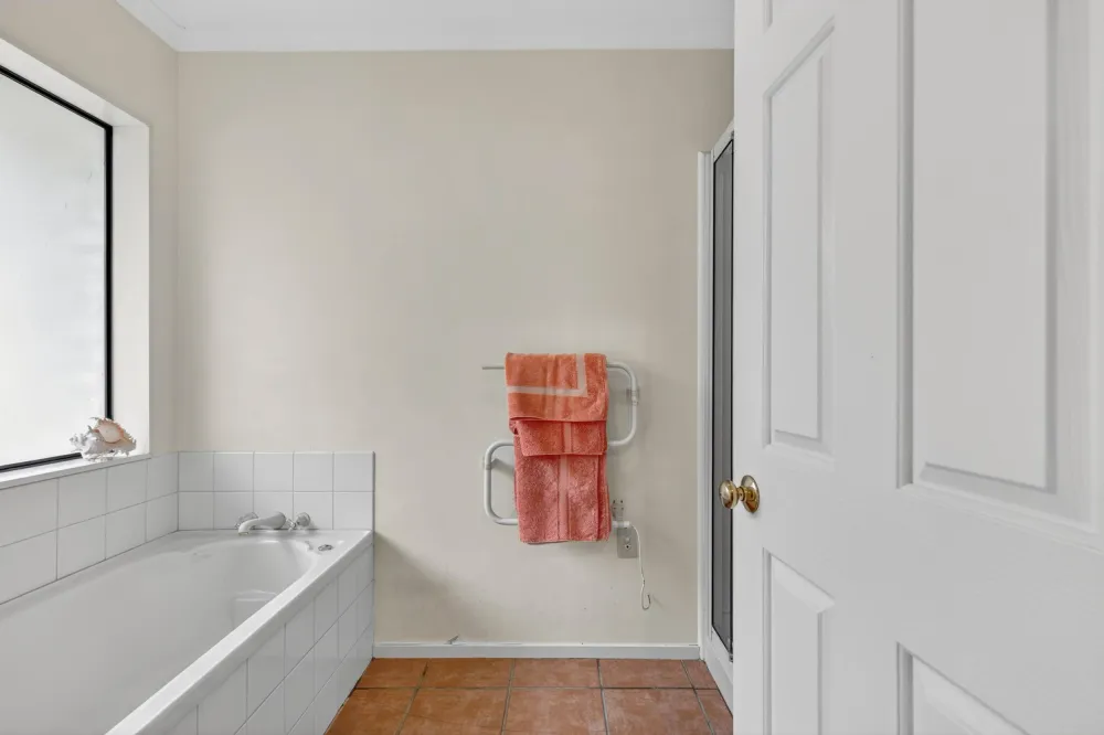 Photos of 517 Findlay Road