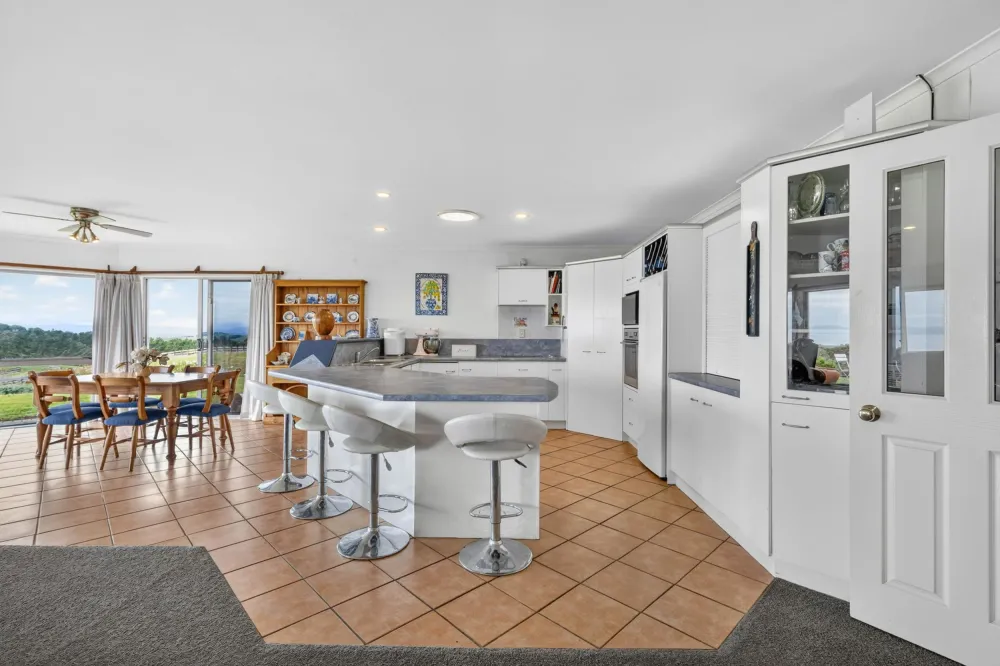 Photos of 517 Findlay Road