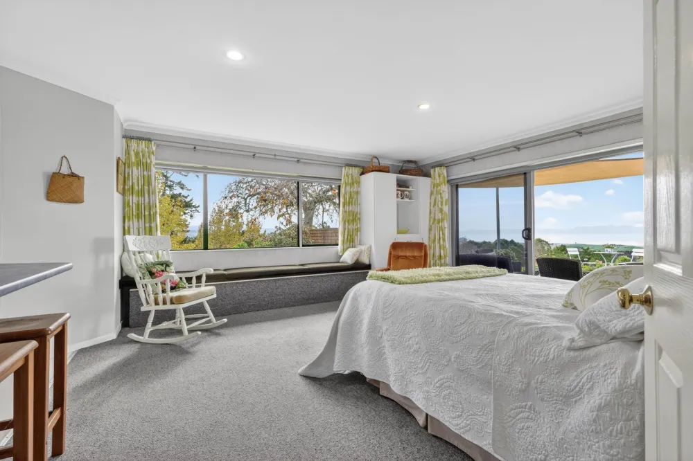 Photos of 517 Findlay Road