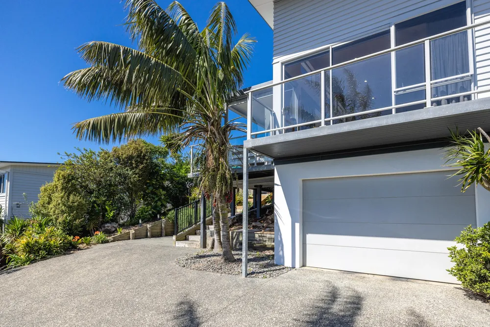Photos of 54 Hekerua Road