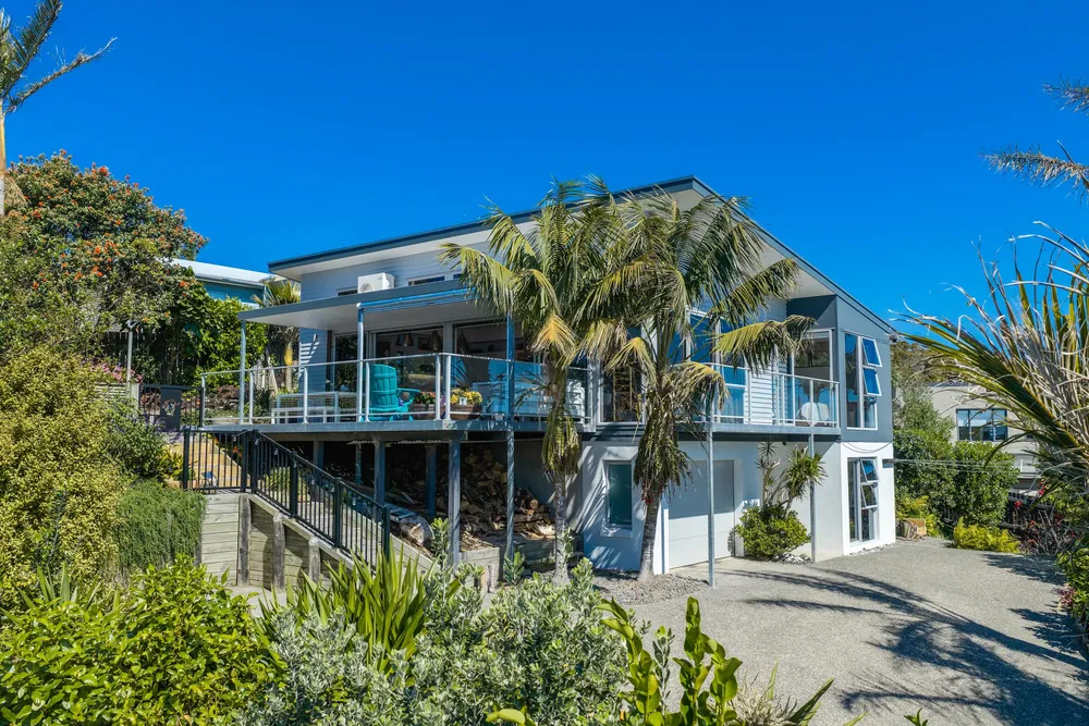 Photos of 54 Hekerua Road