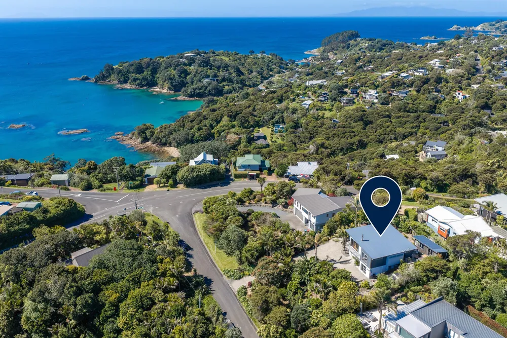 Photos of 54 Hekerua Road