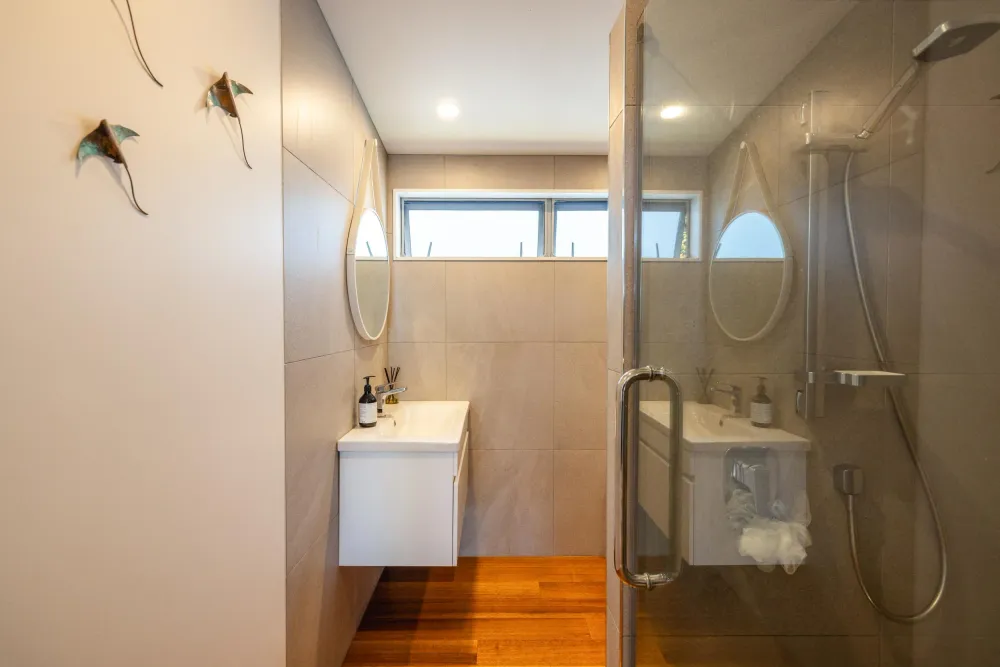 Photos of 54 Hekerua Road