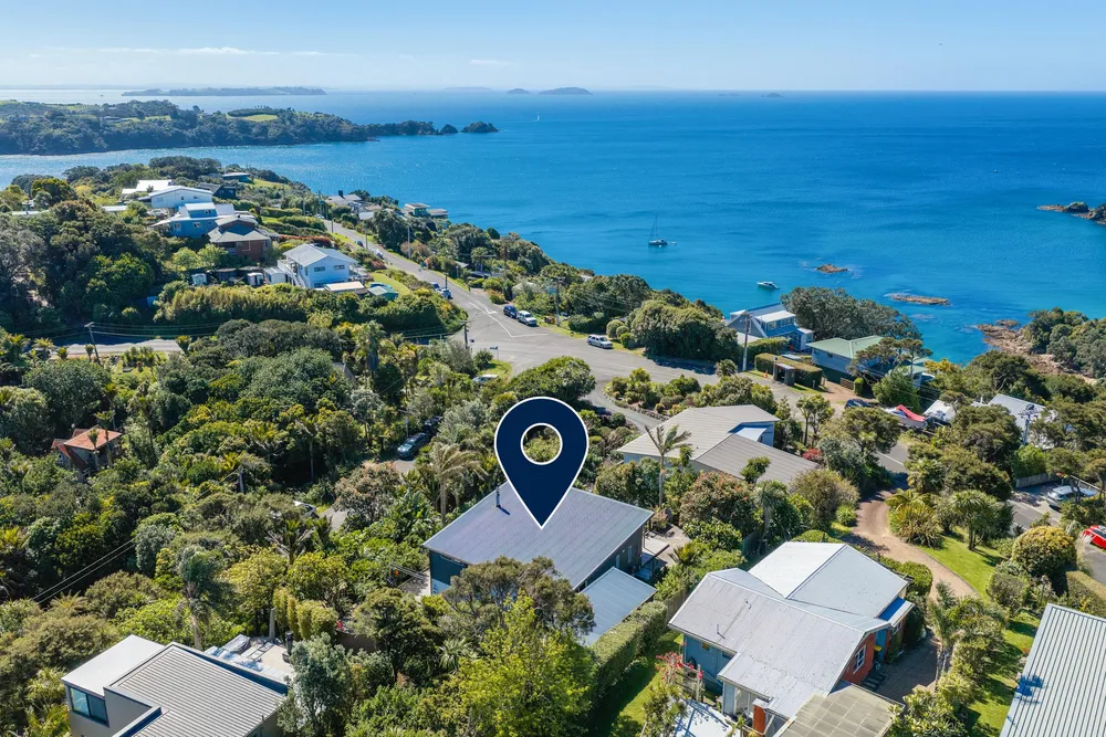 Photos of 54 Hekerua Road