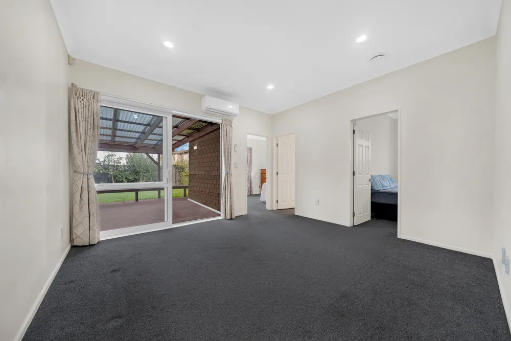 Photos of 135 Flat Bush School Road