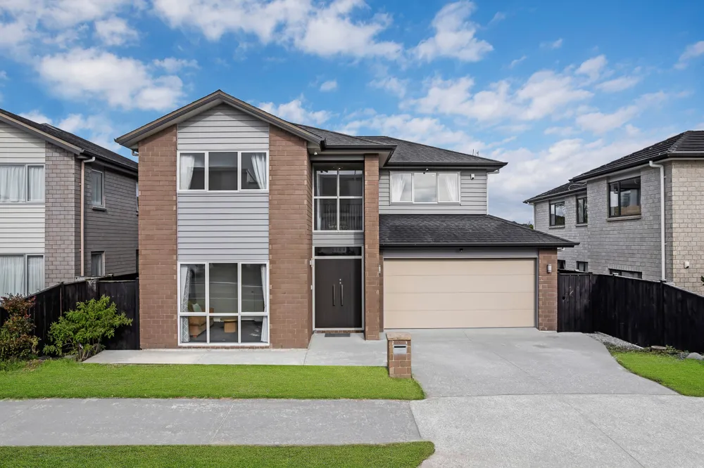 Photos of 135 Flat Bush School Road