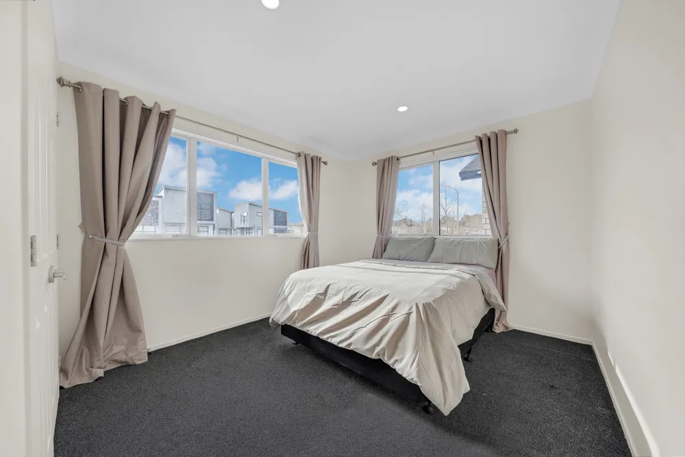 Photos of 135 Flat Bush School Road