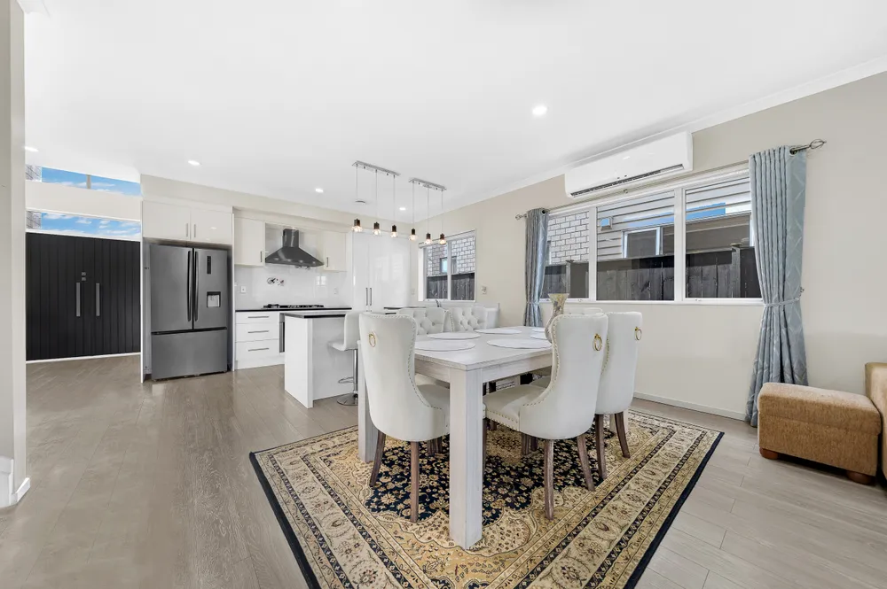 Photos of 135 Flat Bush School Road