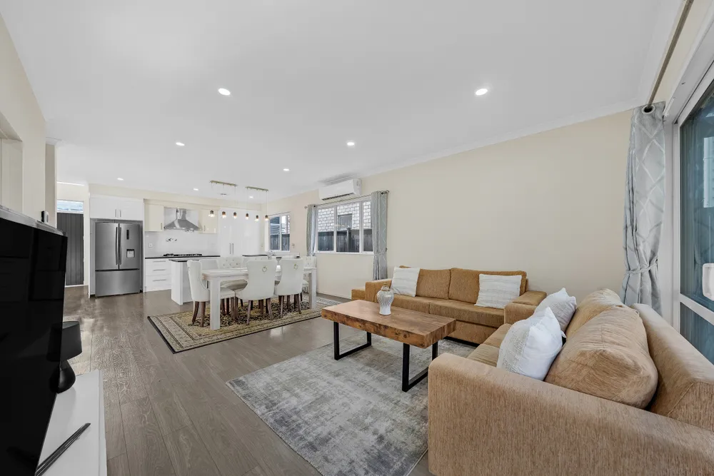 Photos of 135 Flat Bush School Road