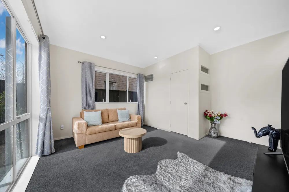 Photos of 135 Flat Bush School Road