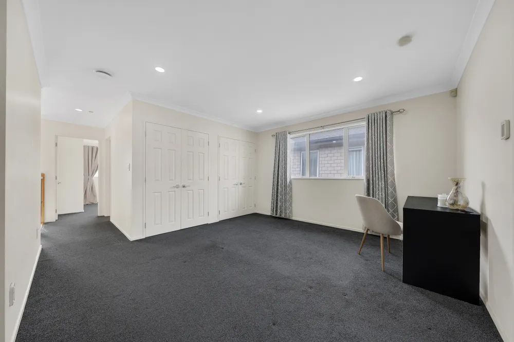 Photos of 135 Flat Bush School Road