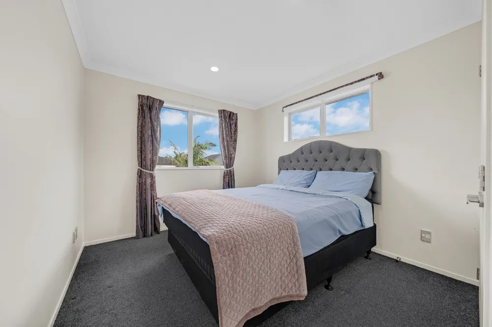 Photos of 135 Flat Bush School Road