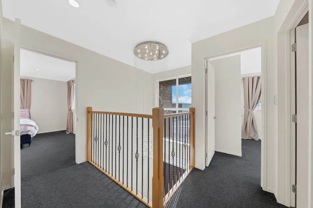 Photos of 135 Flat Bush School Road