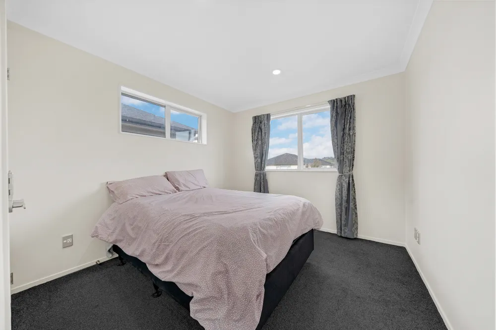Photos of 135 Flat Bush School Road