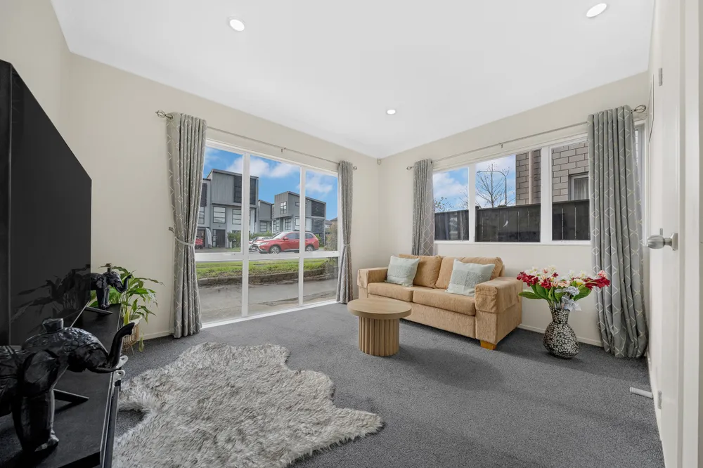 Photos of 135 Flat Bush School Road