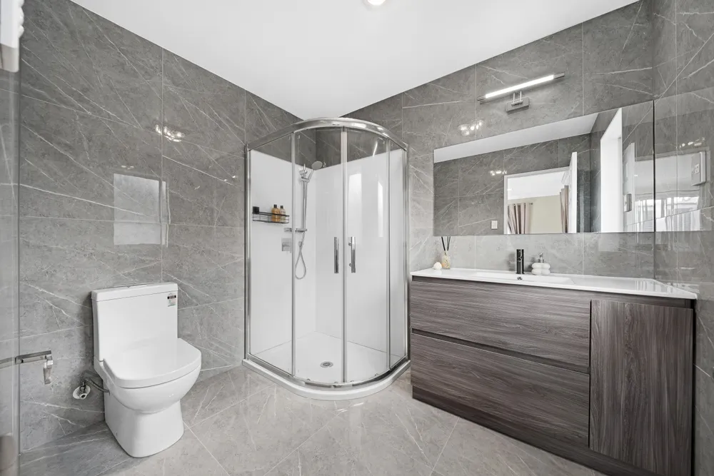 Photos of 135 Flat Bush School Road