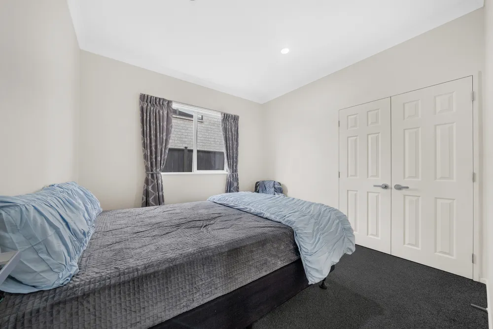 Photos of 135 Flat Bush School Road