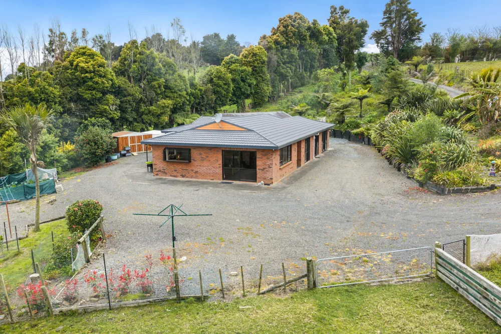 Photos of 136 Knight Road