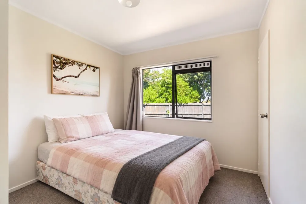 Photos of 139A Eversham Road