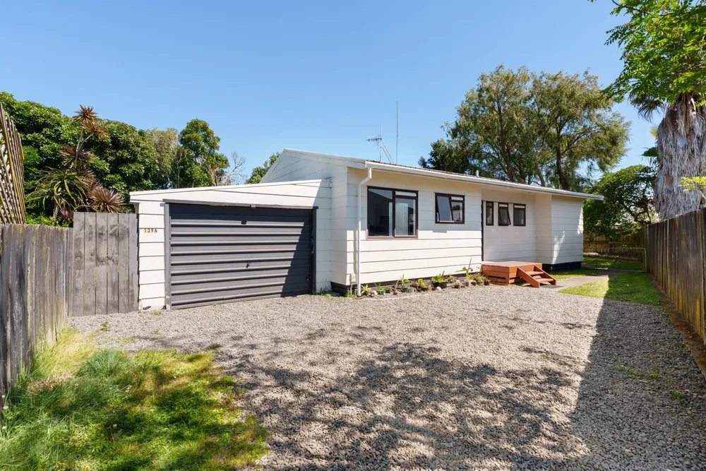 Photos of 139A Eversham Road