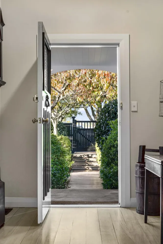 Photos of 36 Waiatarua Road